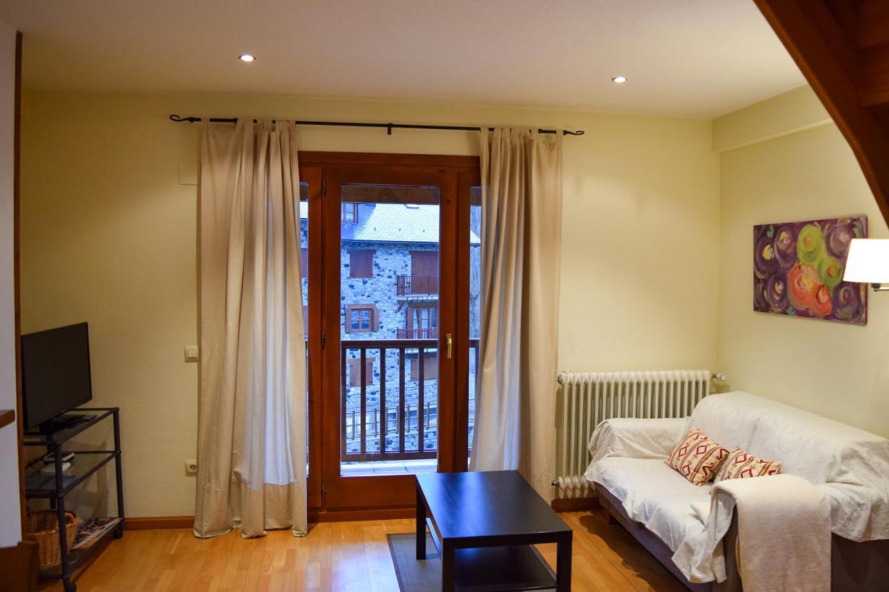 Duplex Con Vistas En Benasque Apartment Luaran gambar